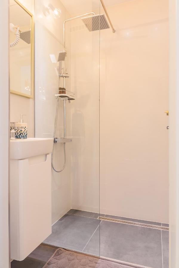 New Studio Carturesti - City Center Bukareszt Zewnętrze zdjęcie