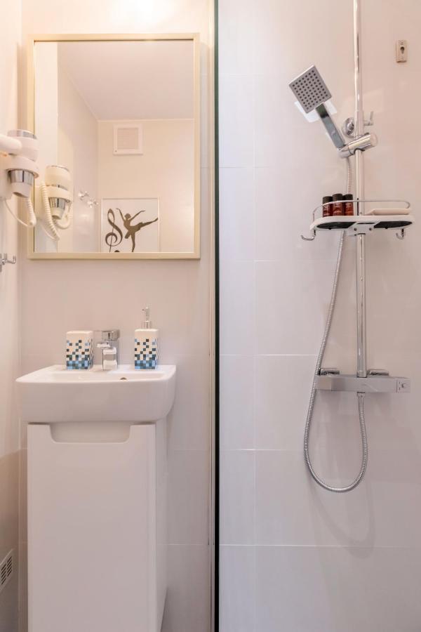 New Studio Carturesti - City Center Bukareszt Zewnętrze zdjęcie