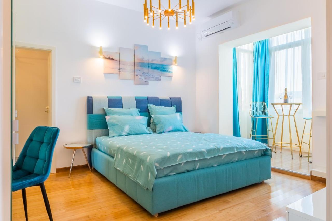 New Studio Carturesti - City Center Bukareszt Zewnętrze zdjęcie