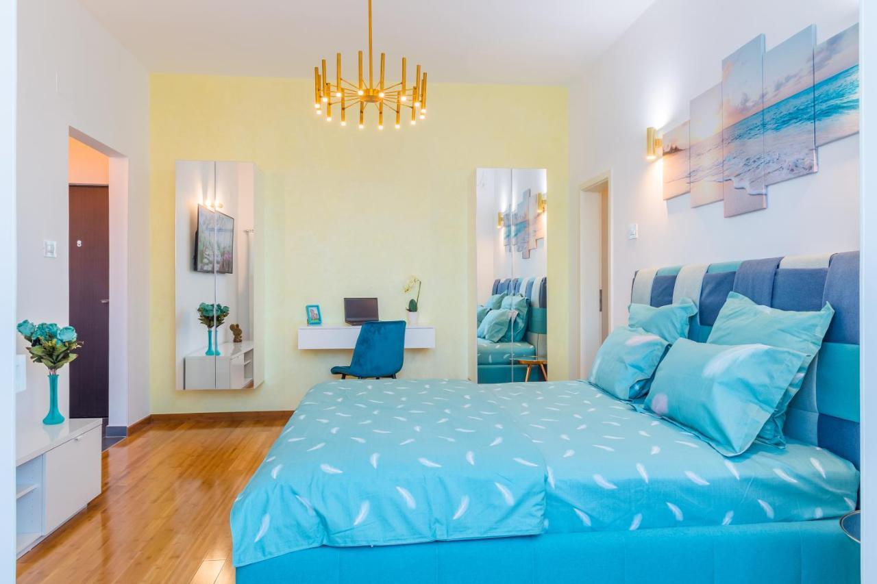 New Studio Carturesti - City Center Bukareszt Zewnętrze zdjęcie