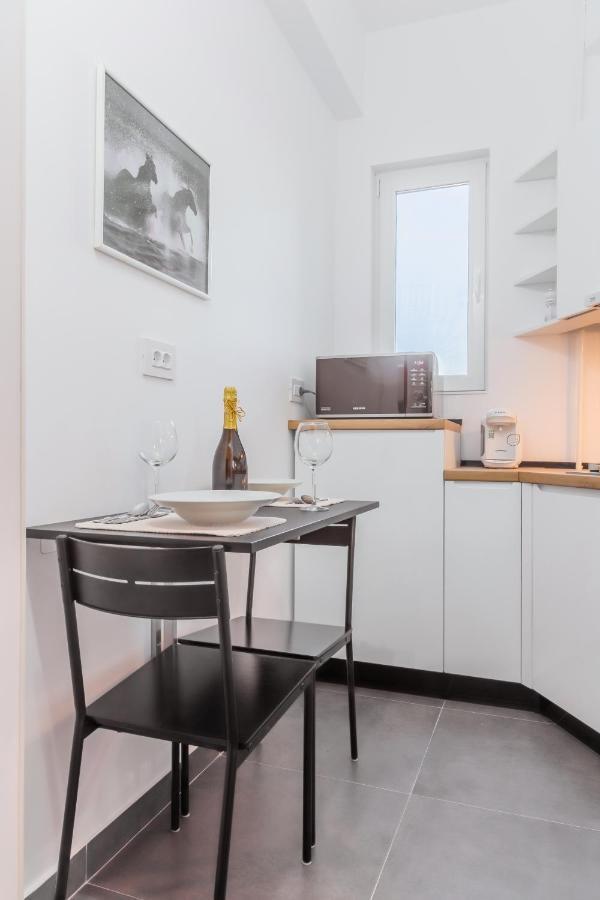 New Studio Carturesti - City Center Bukareszt Zewnętrze zdjęcie